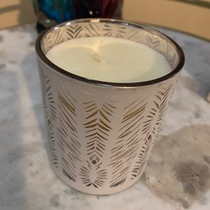 NOHO Home Pikake Soy 8oz Candle. Enjoy the beautiful scent Of Arabian Jasmine